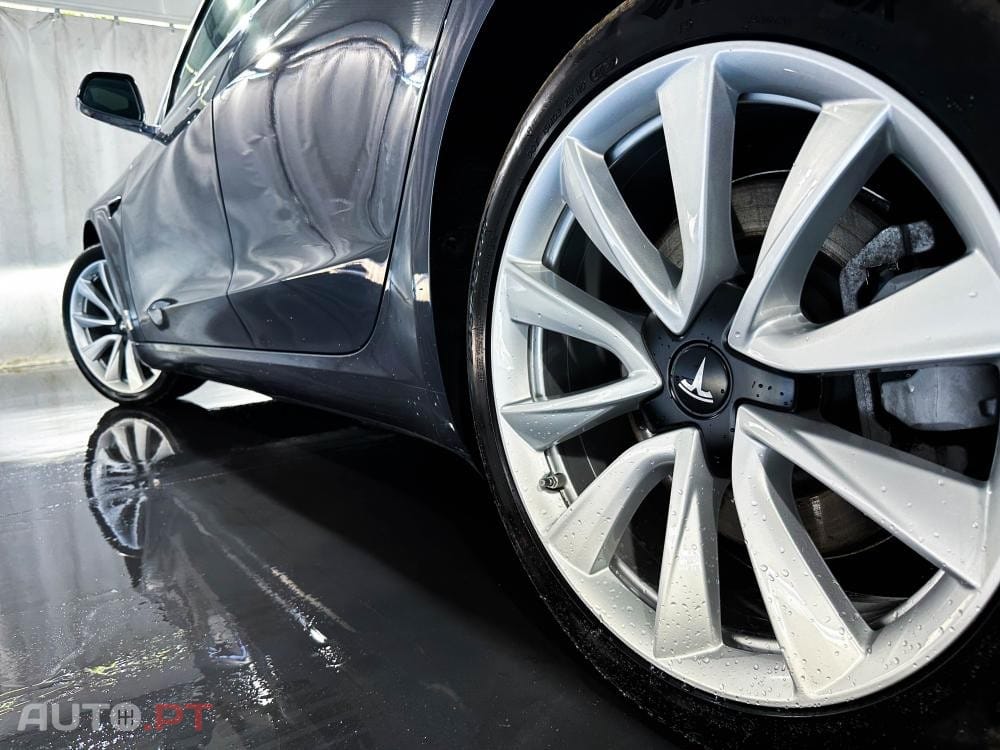 Tesla Model 3 Long-Range Dual Motor AWD