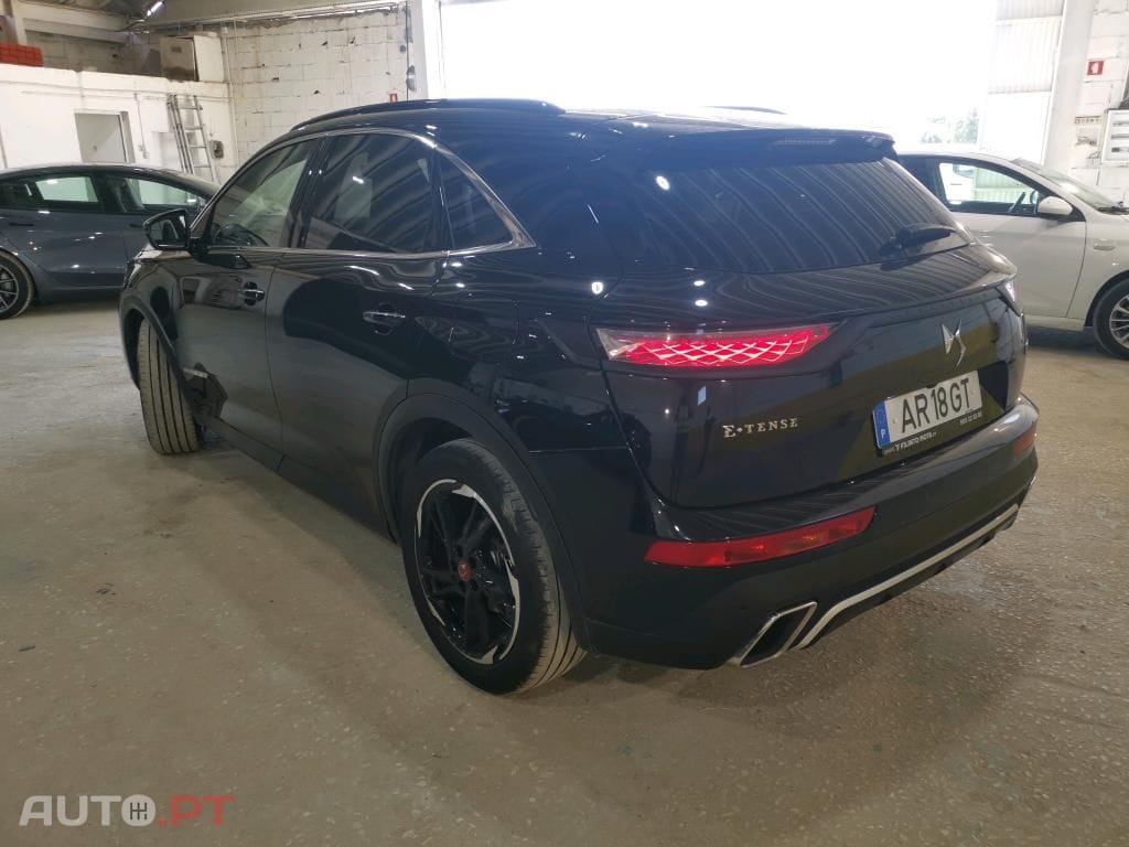 DS DS7 Crossback E-Tense Performance Line EAT8