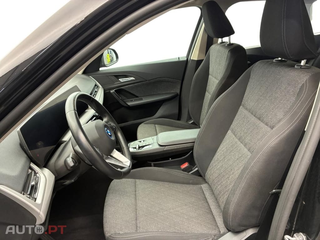 BMW iX1 xDrive30