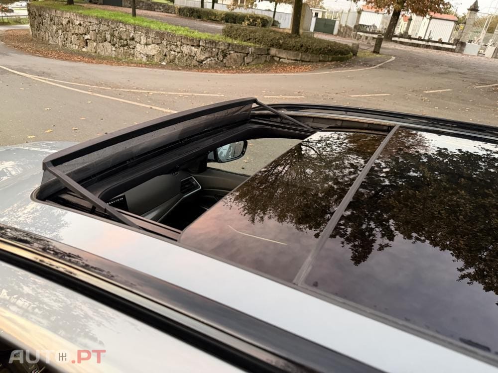 BMW 330 e Touring Pack Desportivo M Auto