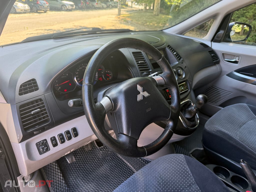 Mitsubishi Grandis 2.0 D-ID 136CV 7 LUGARES IUC BARATO