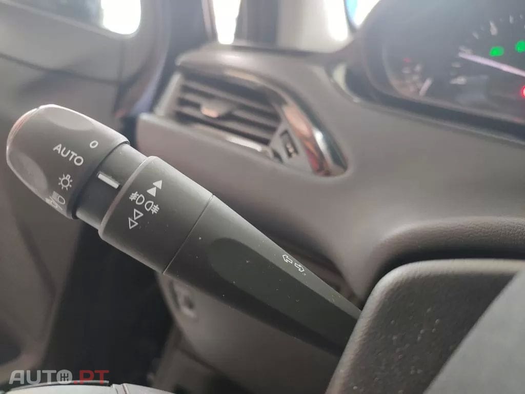 Peugeot 208 1.5 BlueHDi Signature
