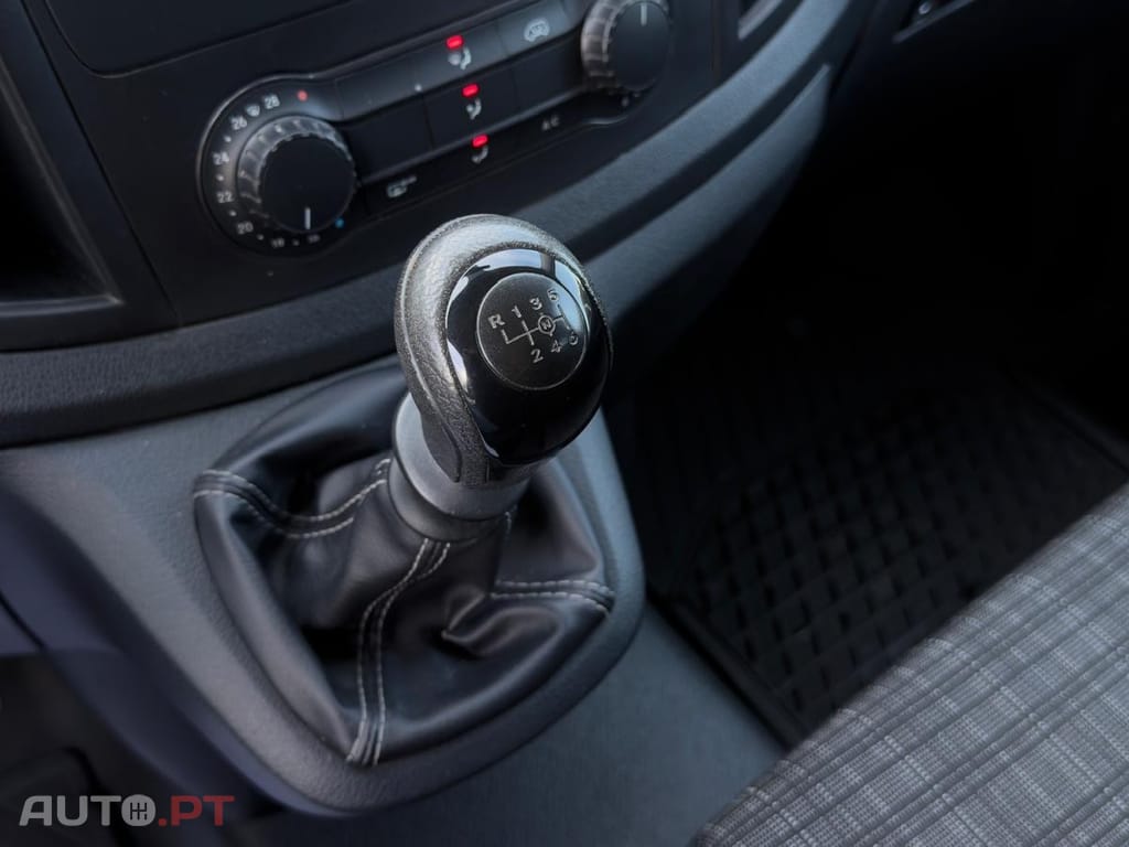 Mercedes-Benz Vito 9 LUGARES