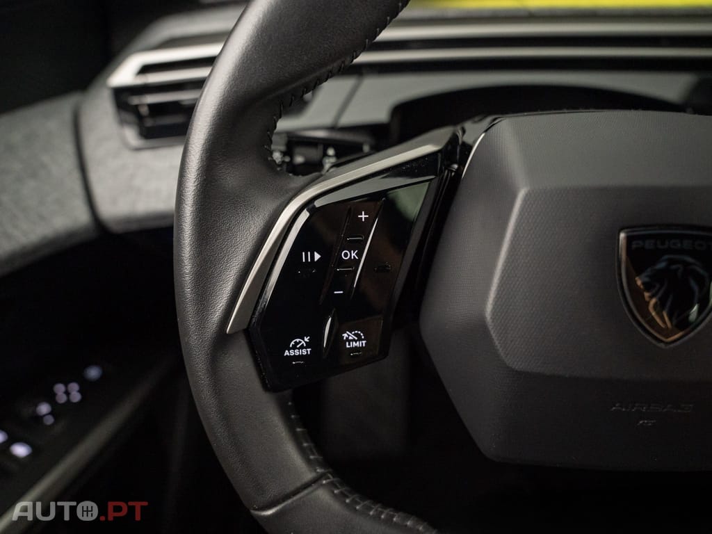 Peugeot 3008 1.2 Hybrid Allure e-DCS6