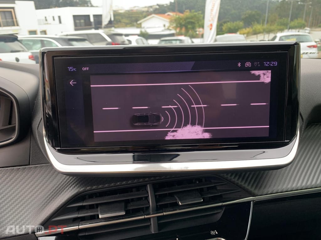 Peugeot 2008 1.5 BlueHDi Allure EAT8