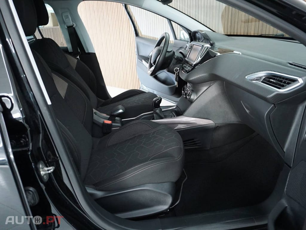 Peugeot 2008 1.2 Style