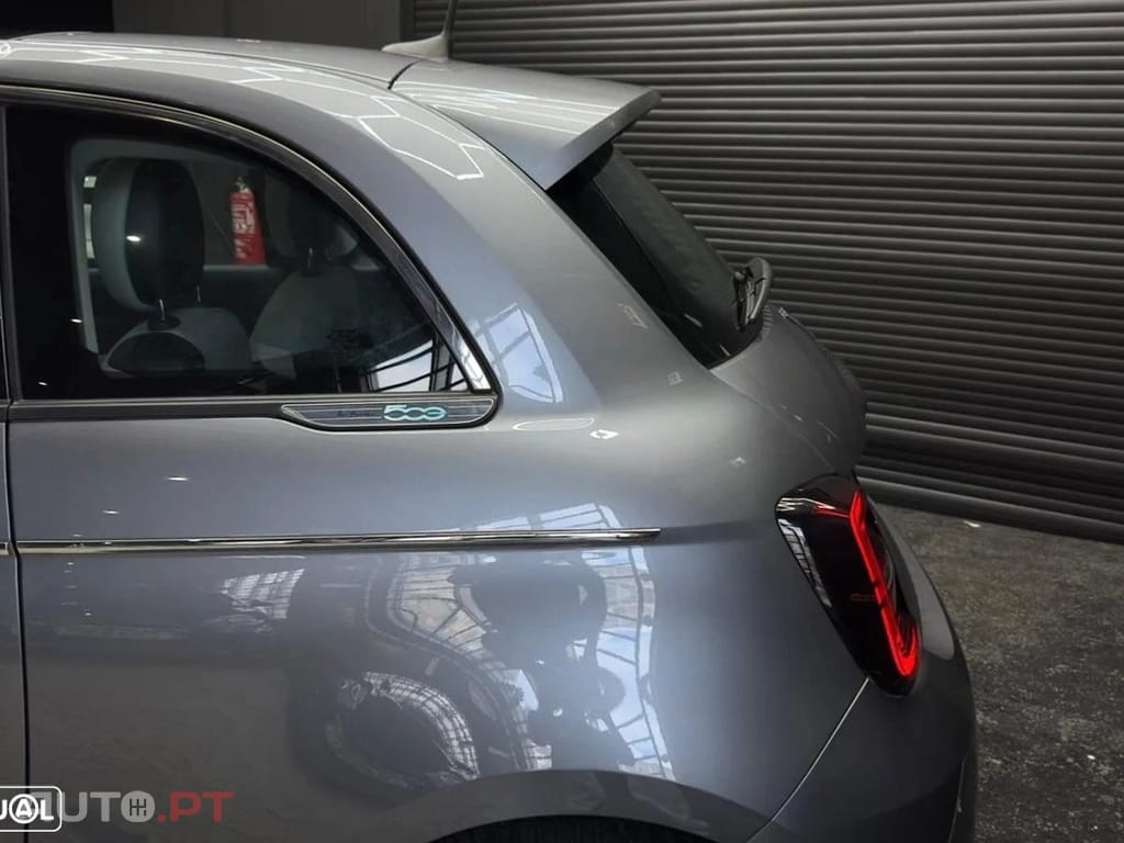 Fiat 500e La Prima