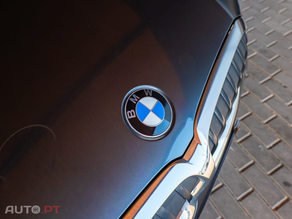 BMW 330 e Touring Corporate Edition Auto