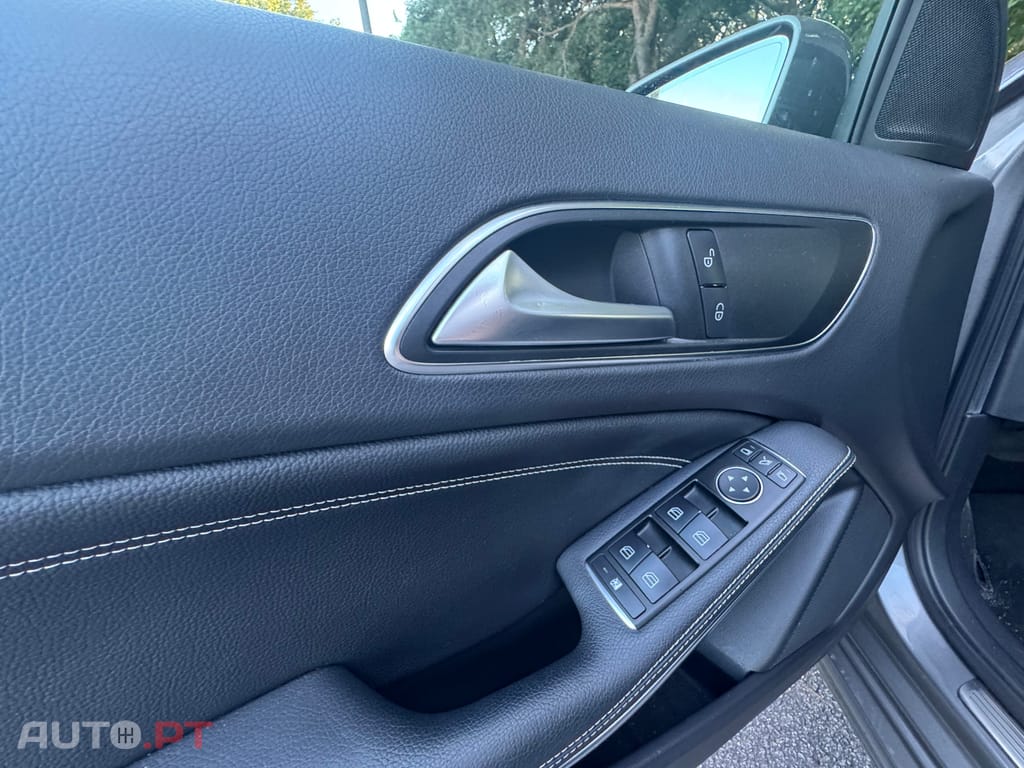 Mercedes-Benz A 180 Urban caixa automática