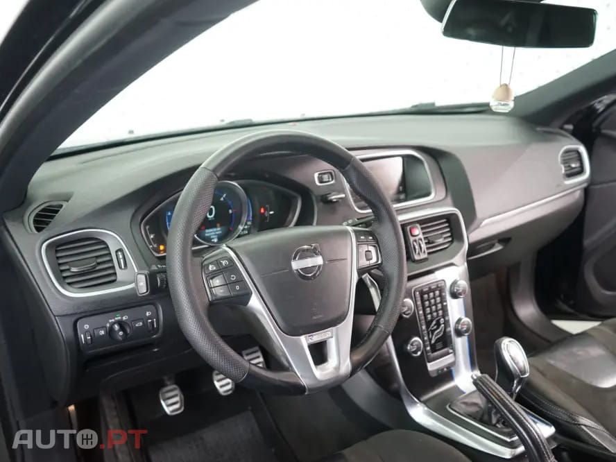 Volvo V40 1.6 D2 R-Design Momentum