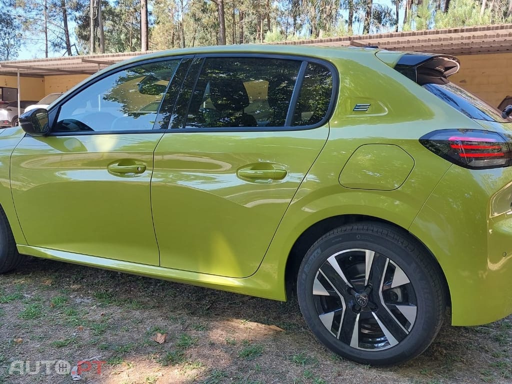 Peugeot E-208 50 kWh Style