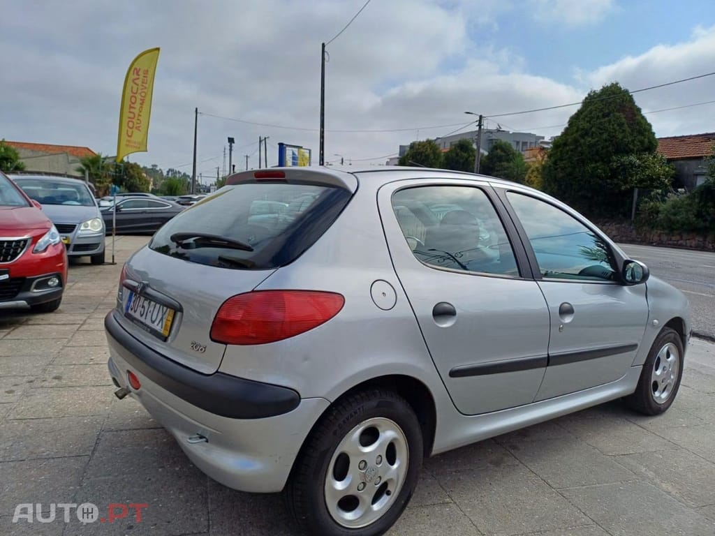 Peugeot 206 1.1 XR Présence — fotografia 3