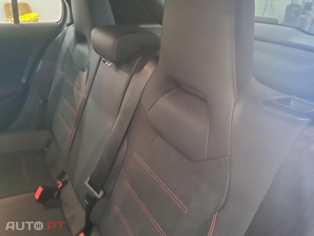 Mercedes-Benz A 250 e AMG Line