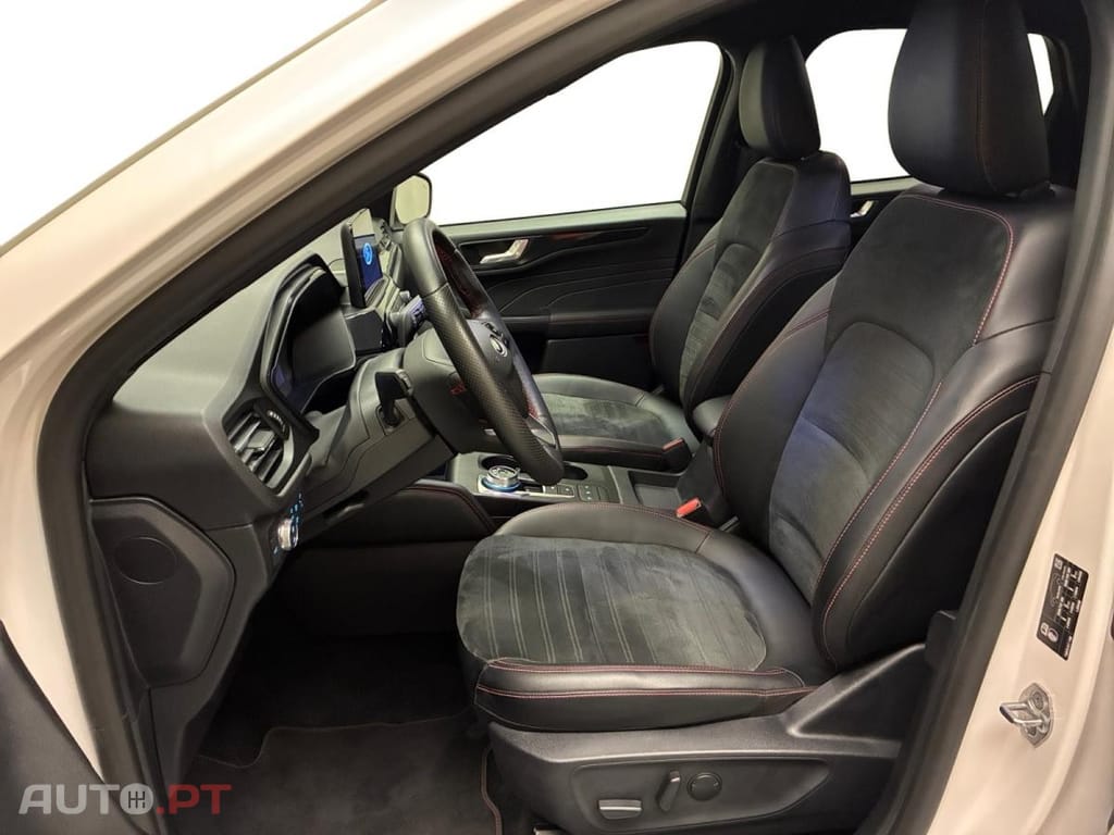 Ford Kuga 2.5 FHEV ST-Line X