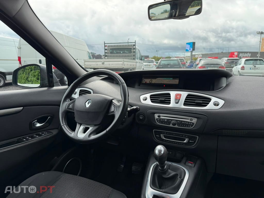 Renault Scénic 1.9 dCi FAP Dynamique