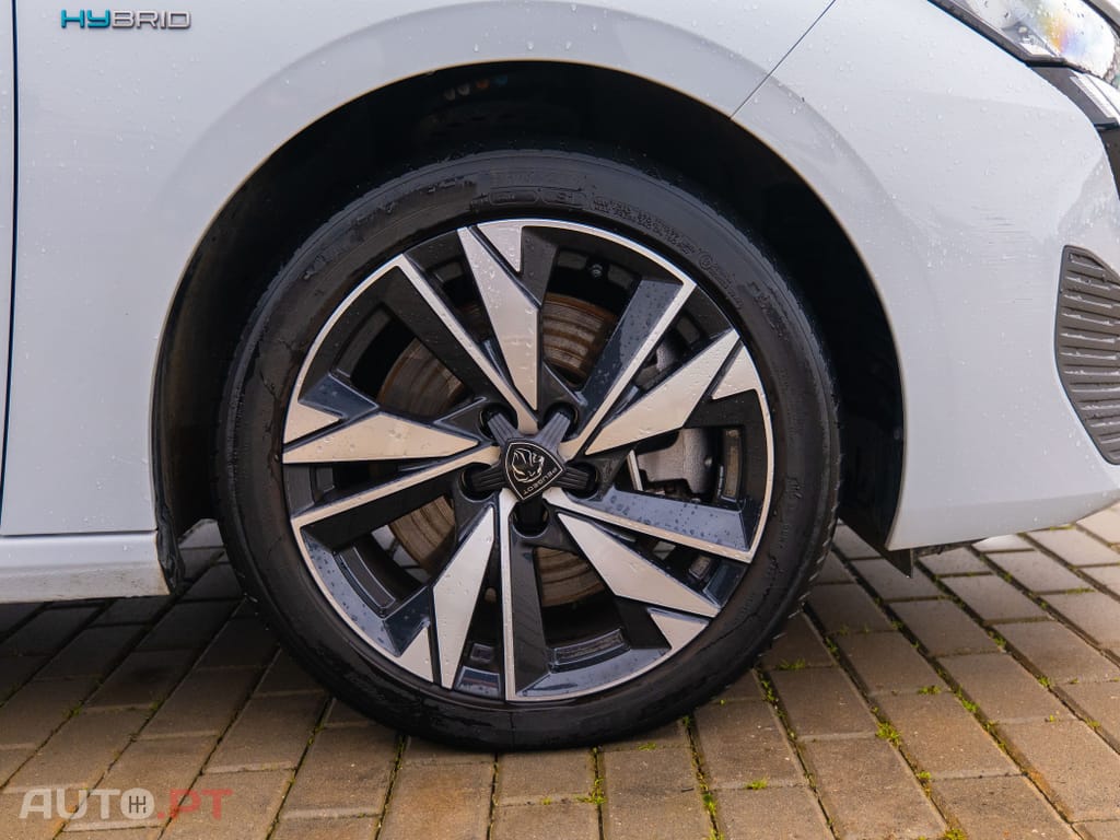 Peugeot 308 1.6 Hybrid Allure e-EAT8