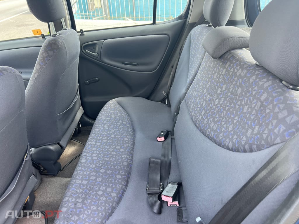 Toyota Yaris 1.0 Luna ABS