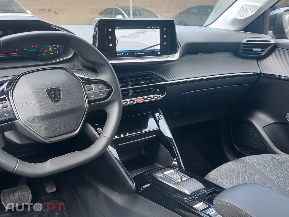 Peugeot E-208 50 kWh Style