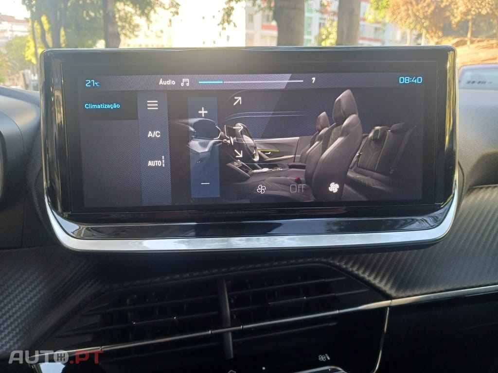 Peugeot 2008 1.2 Hybrid Allure e-DCS6