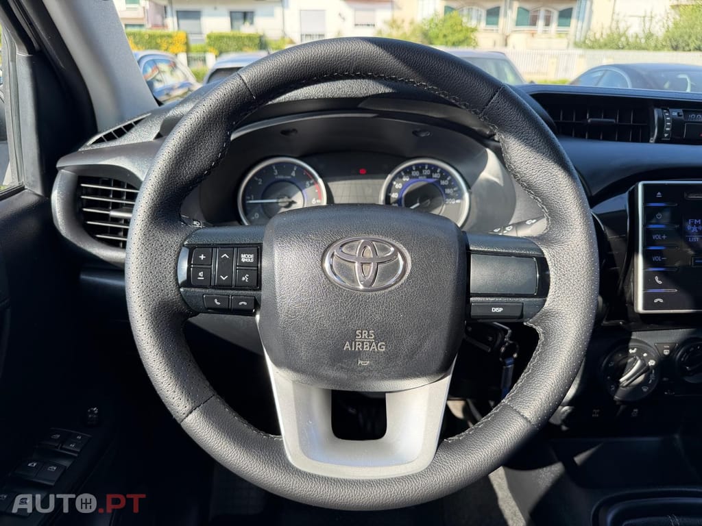 Toyota Hilux 2.4 D-4D 4WD CD CH