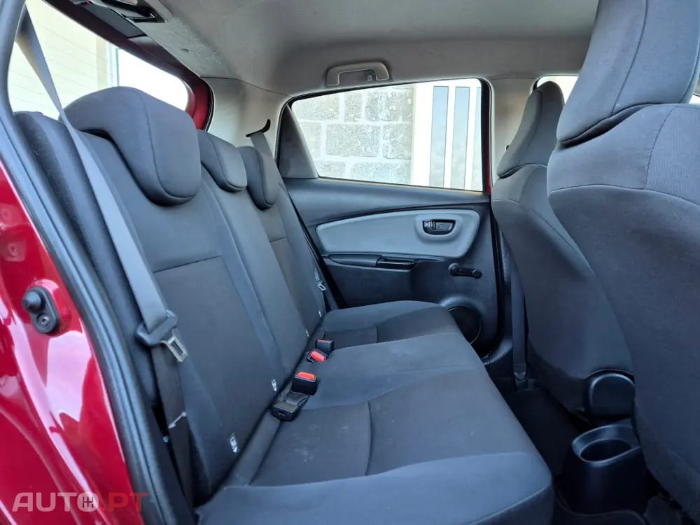 Toyota Yaris 1.5 VVT-i Active