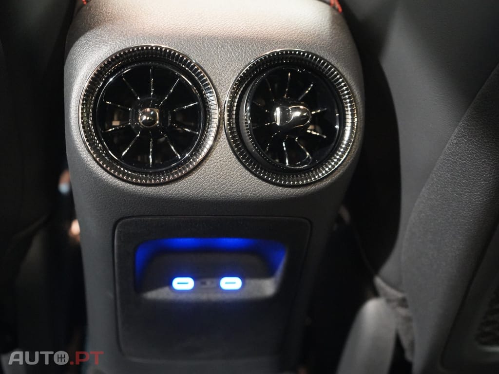 Mercedes-Benz CLA 250 com tecnologia EQ