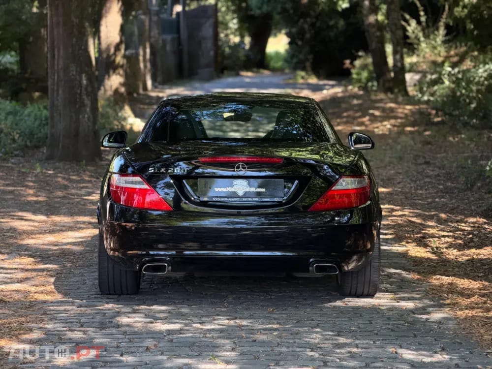 Mercedes-Benz SLK 200 Outro
