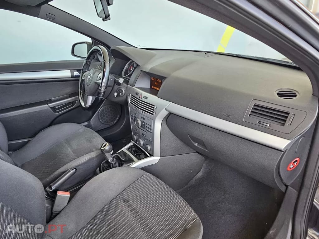 Opel Astra GTC 1.3 CDTI