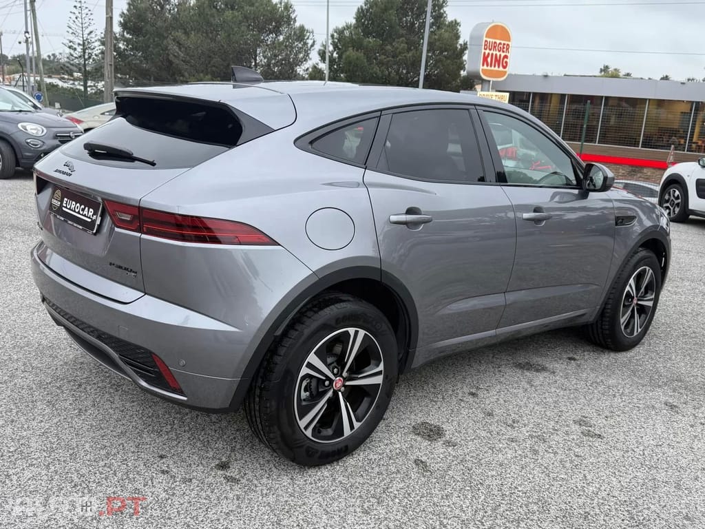 Jaguar E-Pace 1.5 P300e R-Dynamic SE AWD Aut. — fotografia 10