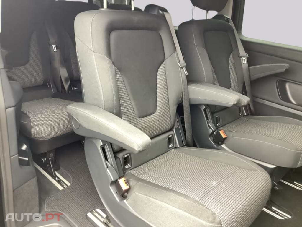 Mercedes-Benz EQV 300 Lang Distronic I.V.A DEDUTIVEL