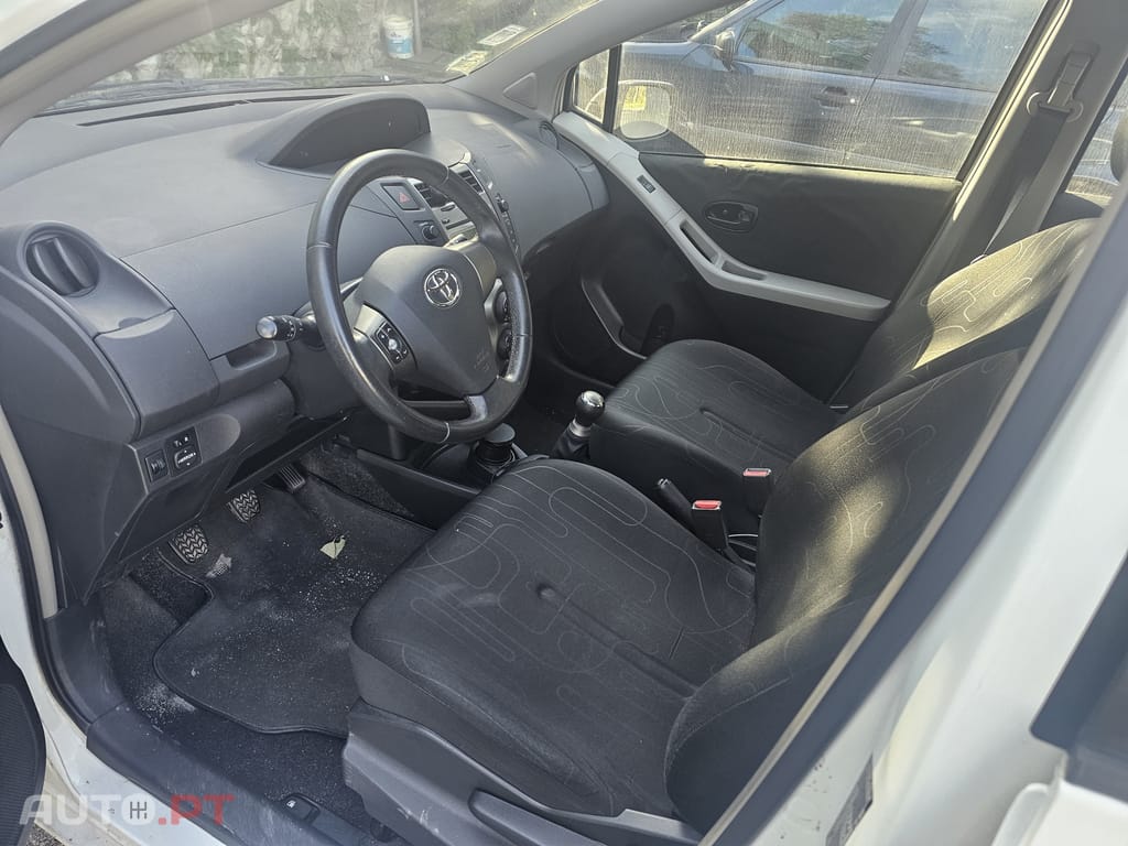 Toyota Yaris VTI comfort 1.0