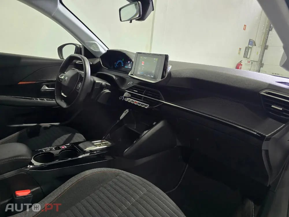 Peugeot E-208 50 kWh SE Style