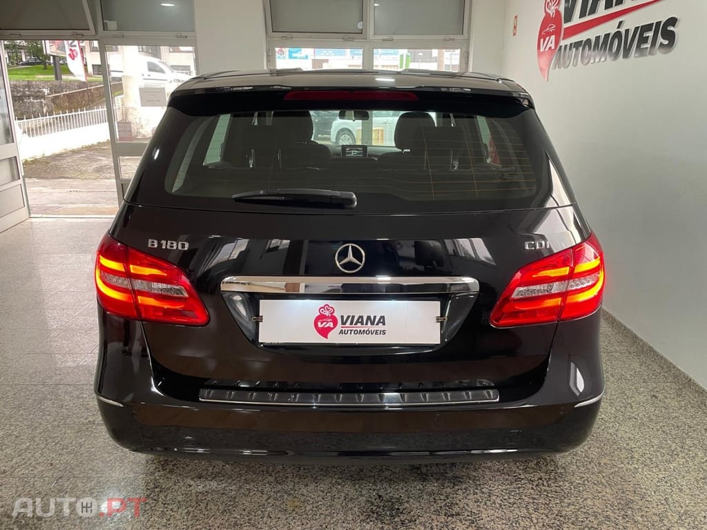 Mercedes-Benz B 180 CDi BlueEfficiency Edition — fotografia 6