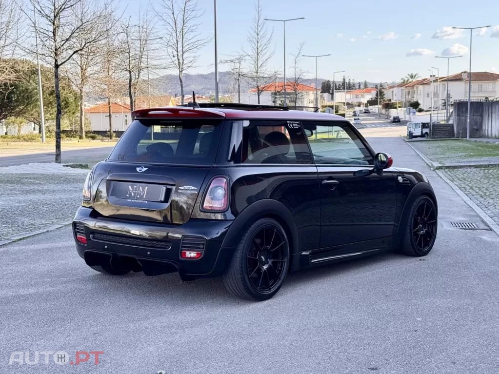MINI John Cooper Works .