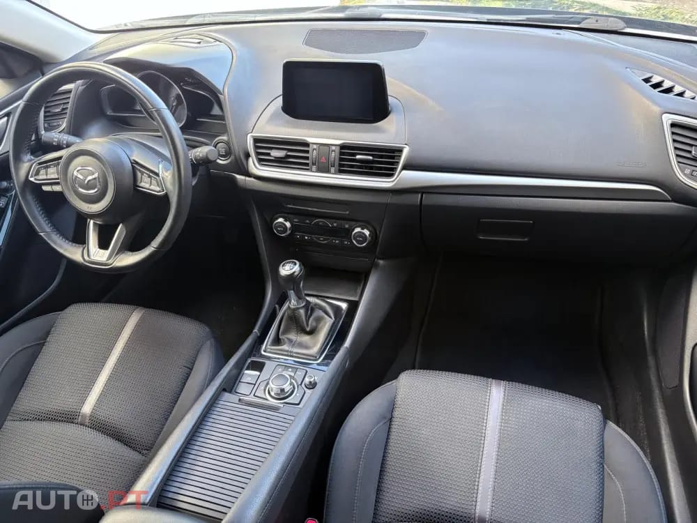 Mazda 3 1.5 Sky-G Evolve HS Navi