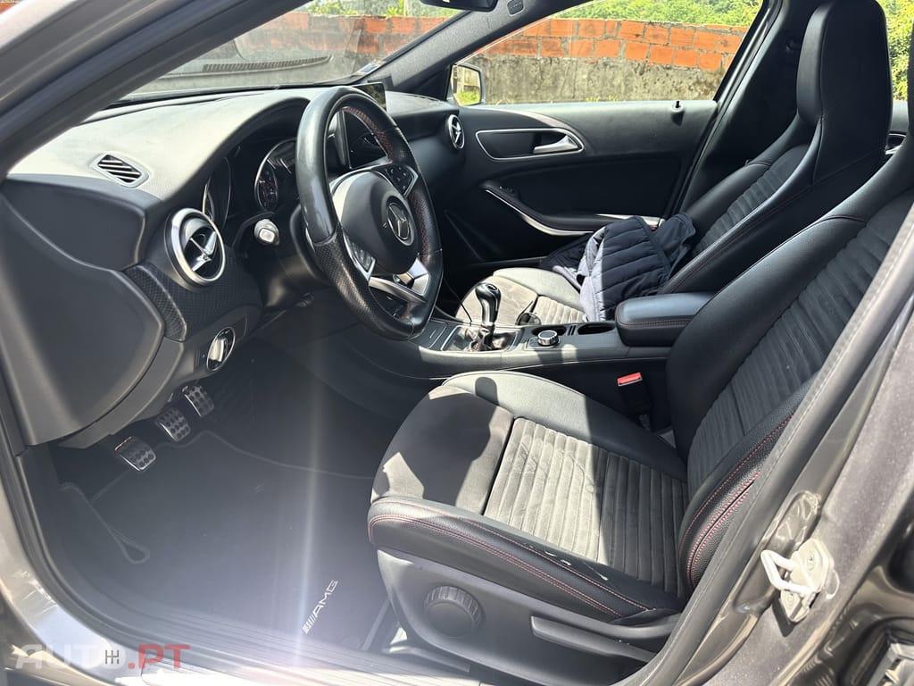 Mercedes-Benz A 180 AMG Line