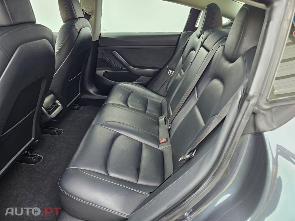Tesla Model 3 Standard Range Plus RWD
