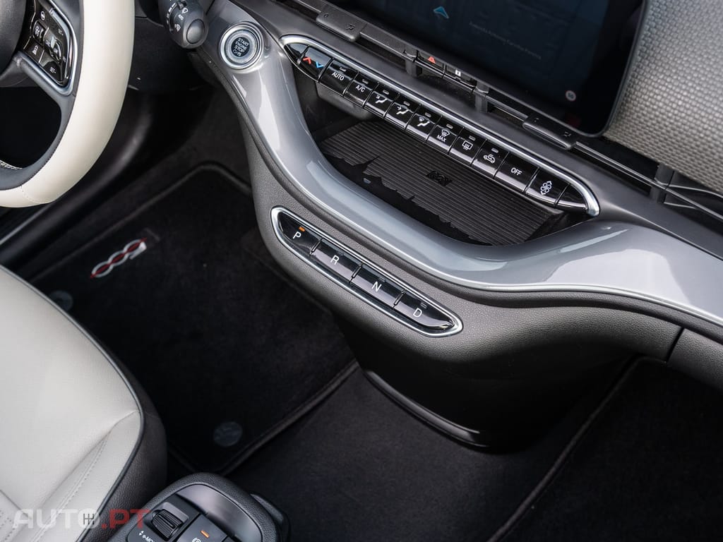 Fiat 500e 42kWh la Prima (by Bocelli)