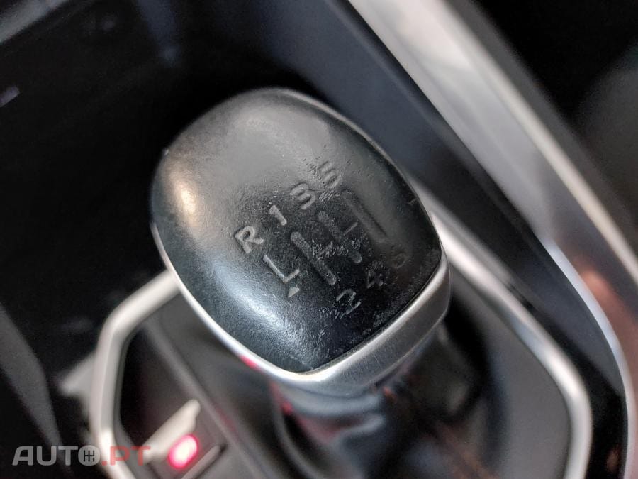 Peugeot 3008 1.5 BlueHDi Active