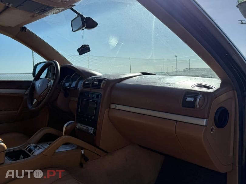 Porsche Cayenne S Tiptronic