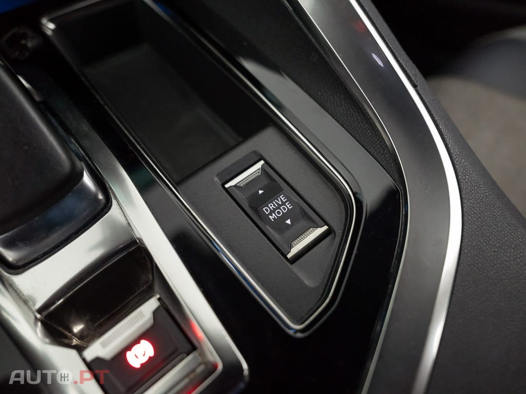 Peugeot 3008 1.6 Hybrid GT Pack e-EAT8