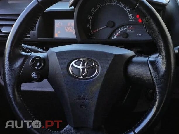 Toyota iQ 1.0 VVT-i