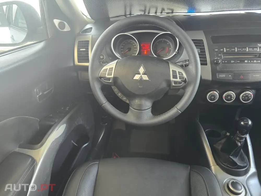 Mitsubishi Outlander 2.0 DI-D Instyle 4WD