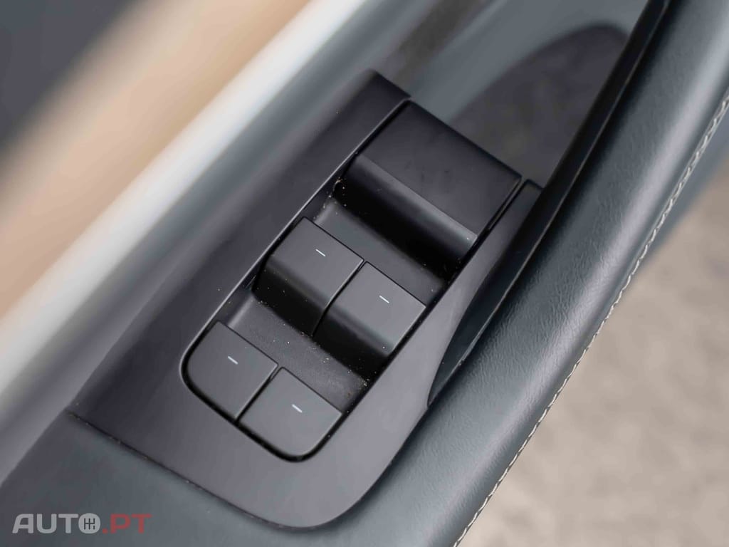 Tesla Model Y Long Range Dual Motor AWD