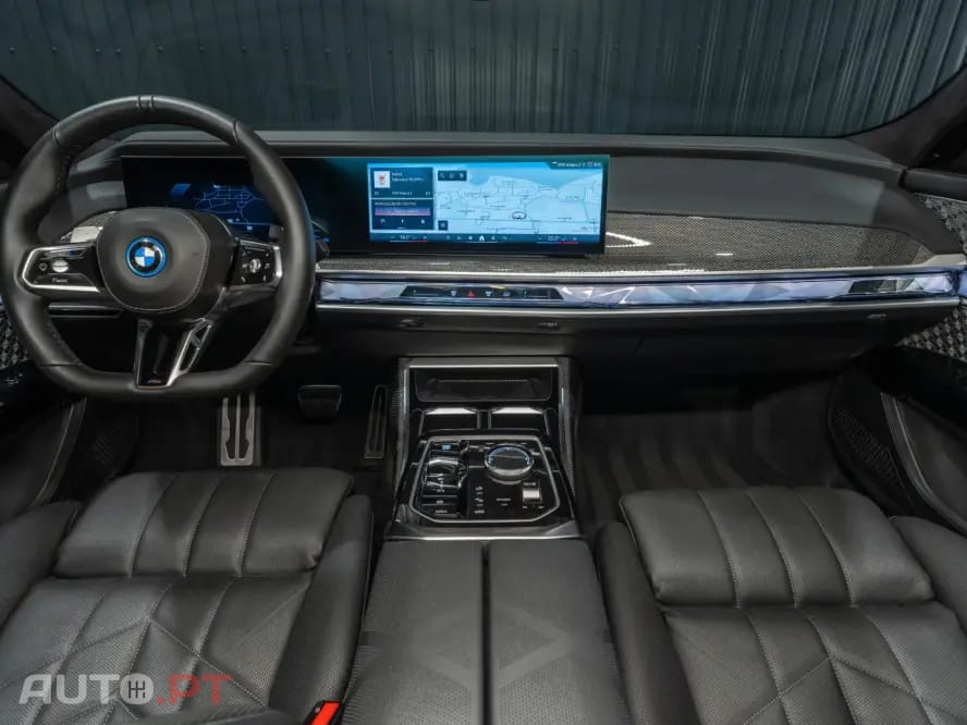 BMW 750 750e xDrive Pack Desportivo M