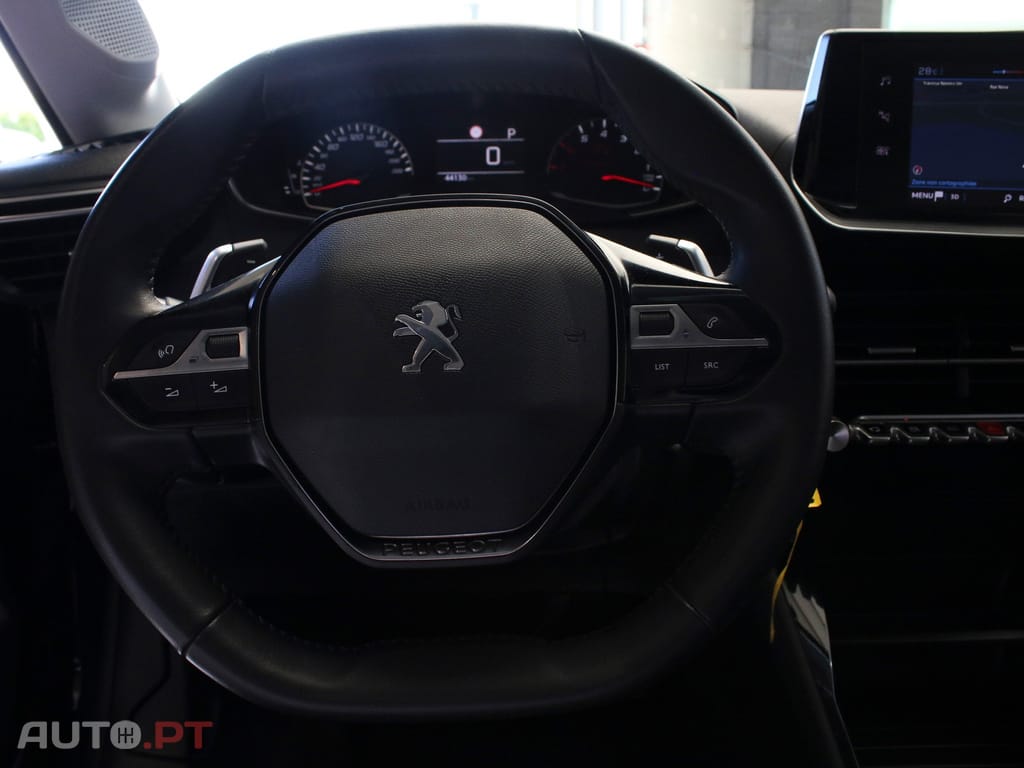 Peugeot 208 PureTech 100 EAT8 Active