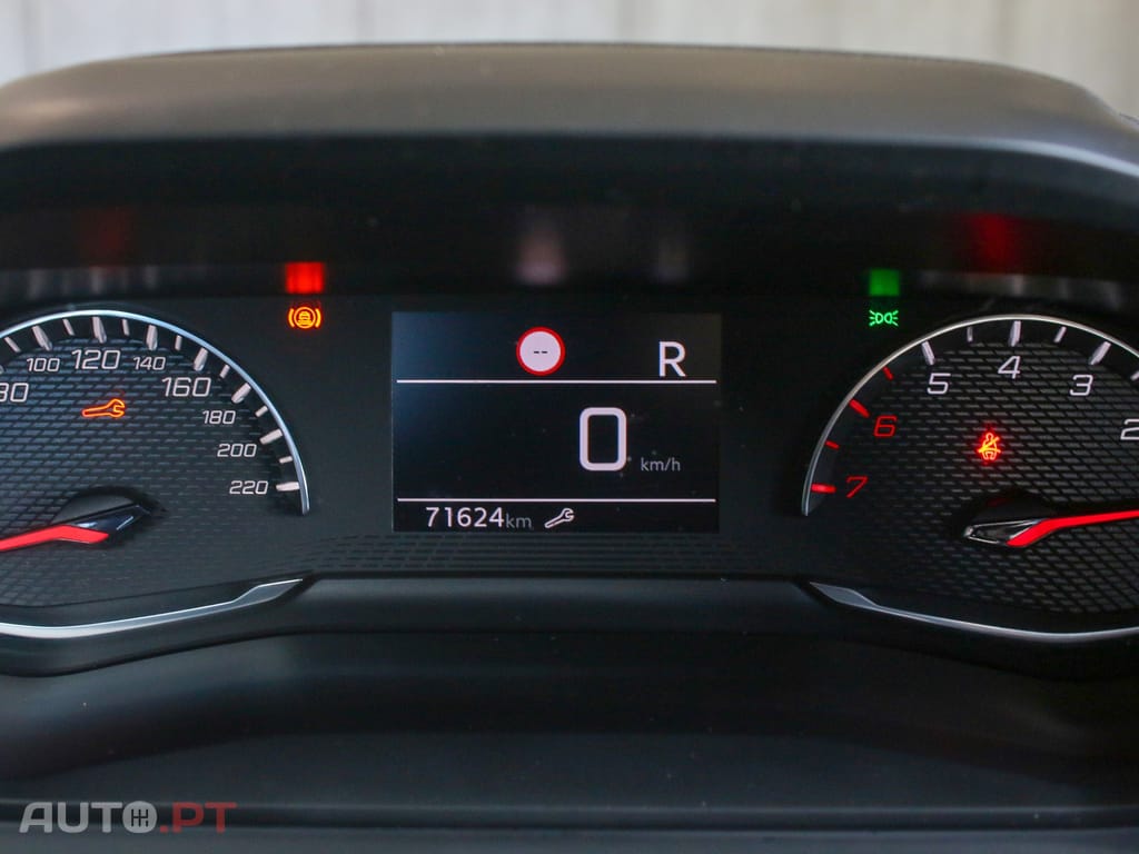 Peugeot 2008 1.2 PureTech Allure EAT8