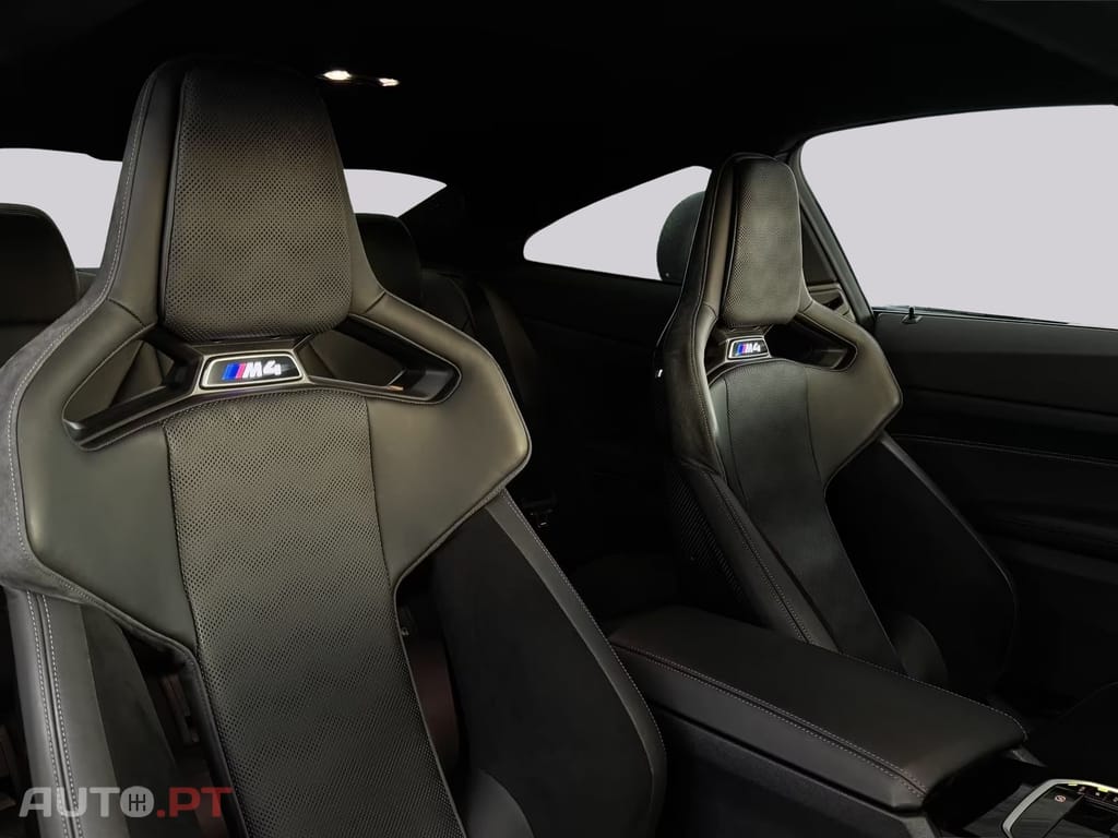 BMW M4 Carbon Schalensitze