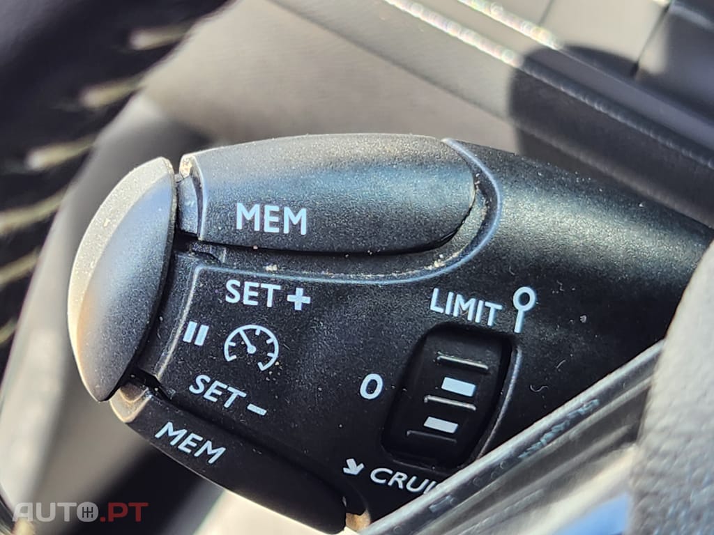 Peugeot 308 1.5 BlueHDi Business Line