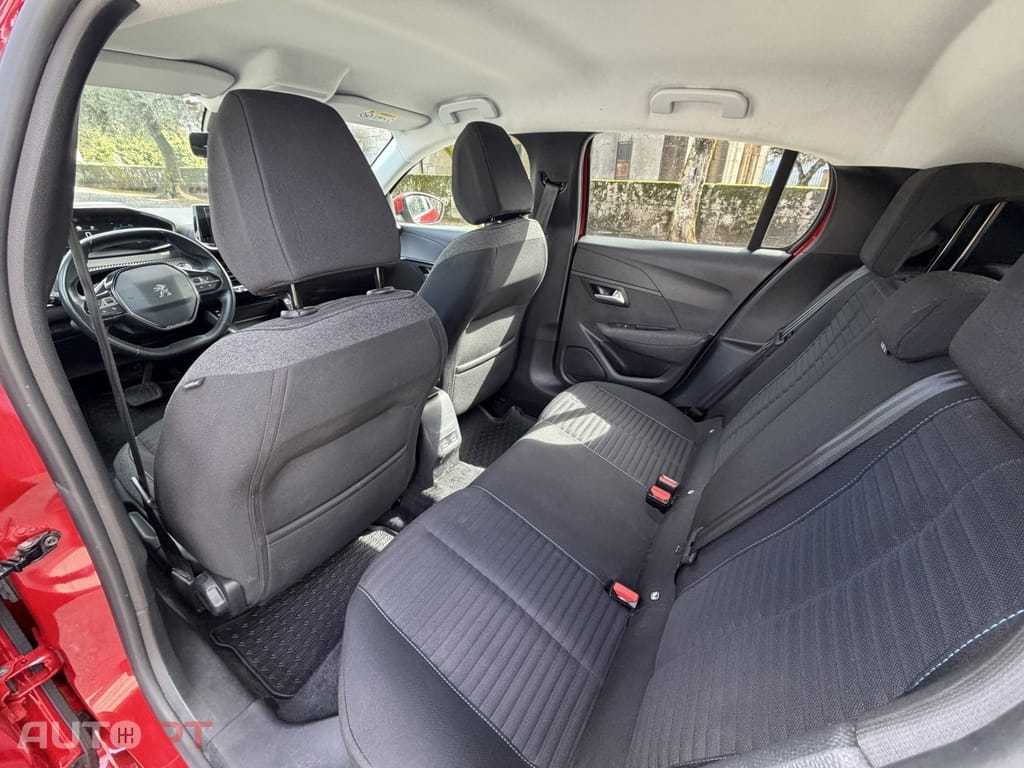 Peugeot E-208 50 kWh Allure